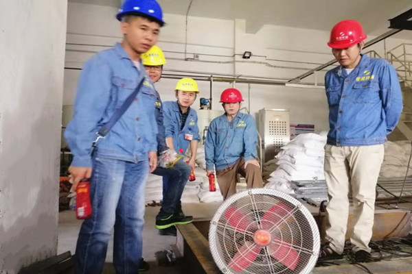 長沙大型污水處理設備銷售,環(huán)保設備生產,湖南鉅晟環(huán)?？萍脊こ逃邢薰? /><br />
</span></span> 
</p>
<p style=